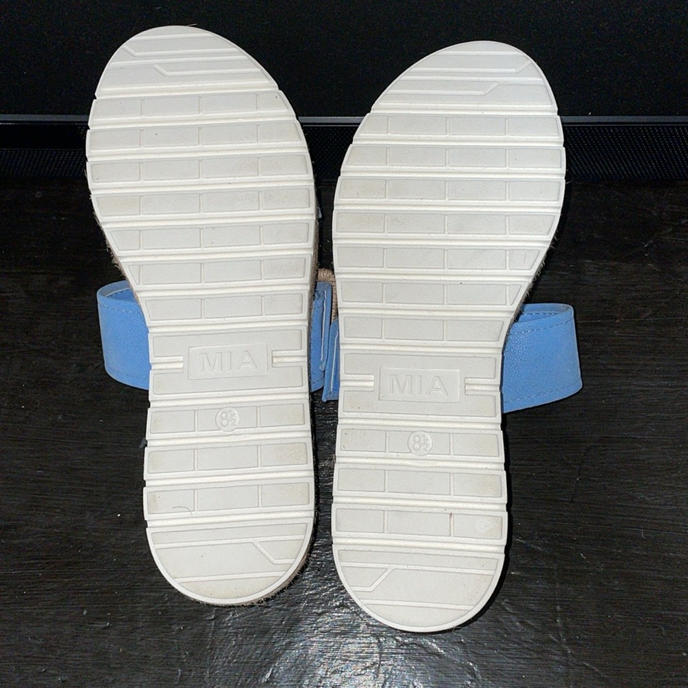 BNWOT MIA Blue and Tan Platform Sandals with Double-Strap Design - Picture 5 of 7